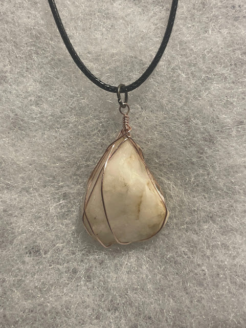 Quartz Necklace - Gold